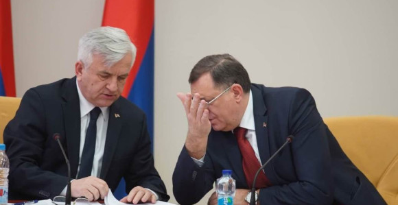 Sunovrat DEMOS-a, koalicioni partneri preuzimaju fotelje