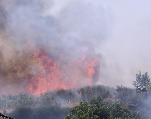 Ugašen požar u Splitu, gorelo oko dva hektara trave