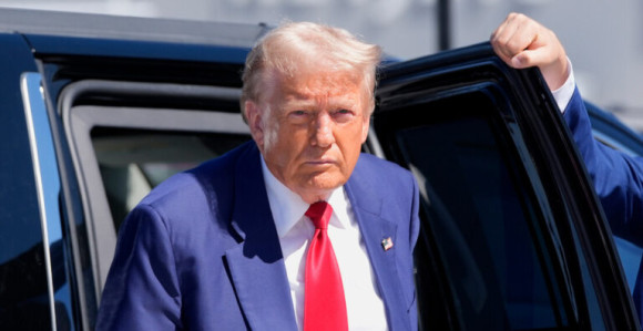 Огласио се Доналд Трамп након напада на Иран