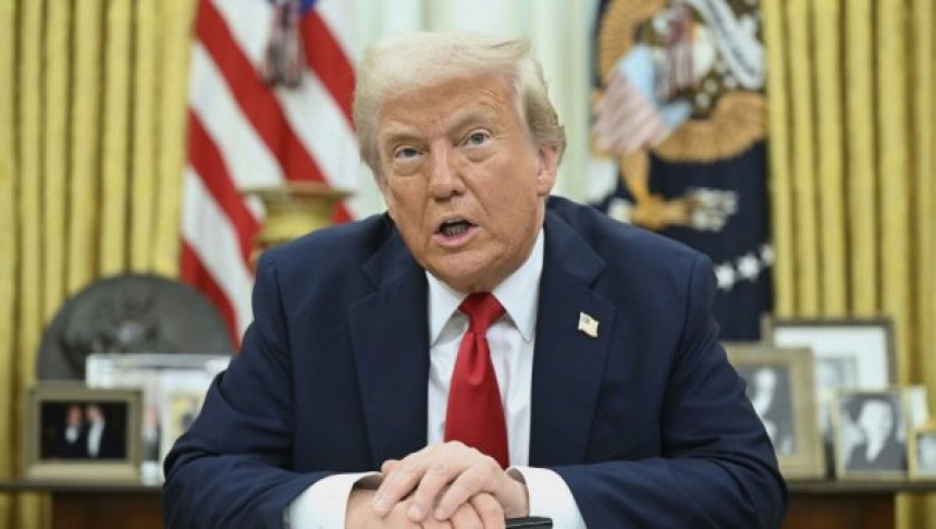 Tramp drži sastanak sa timom za nacionalnu bezbjednost