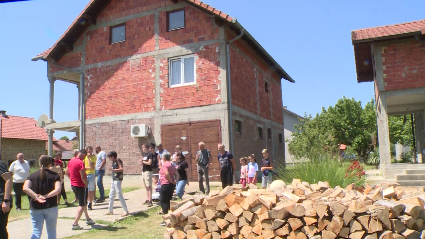 Protest mještana Branjeva - klizište prijeti kućama