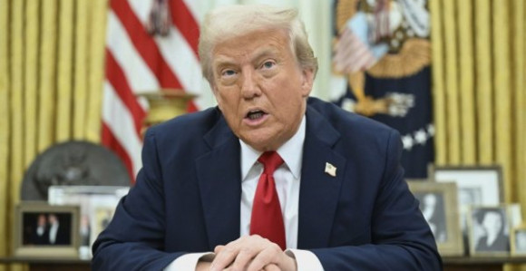 Tramp drži sastanak sa timom za nacionalnu bezbjednost