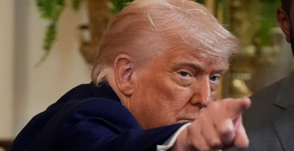 Огласио се Доналд Трамп веома бијесном поруком