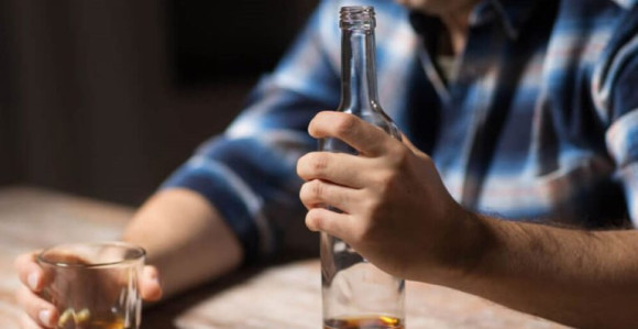 Udruženje pijanaca Gane traži smanjenje cene alkohola i preti protestima