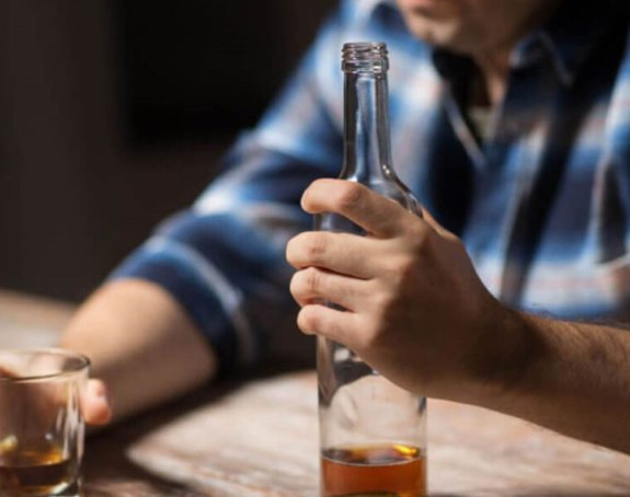 Udruženje pijanaca Gane traži smanjenje cene alkohola i preti protestima