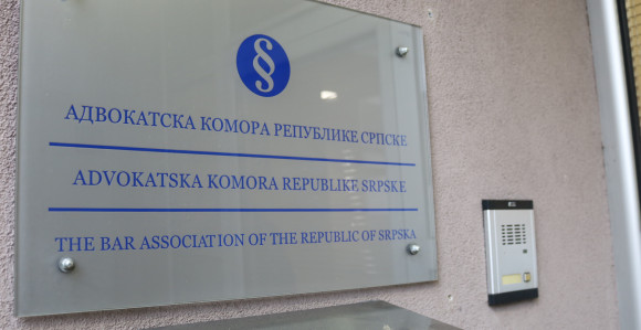 Poništena odluka o različitim naknadama za advokatski ispit