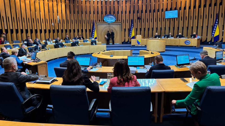 Ponovo na kraju dnevnog reda smjena kadrova SNSD