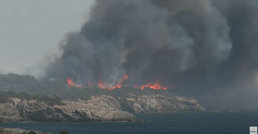 Велики пожари на Криту и Хиосу, наређене хитне евакуације