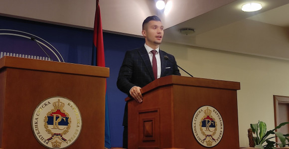 Vlada Srpske samo vodi računa o opstanku na vlasti