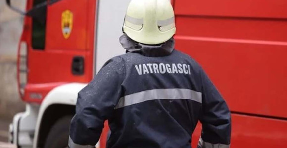 Vlast namjerava da smanji plate vatrogascima?