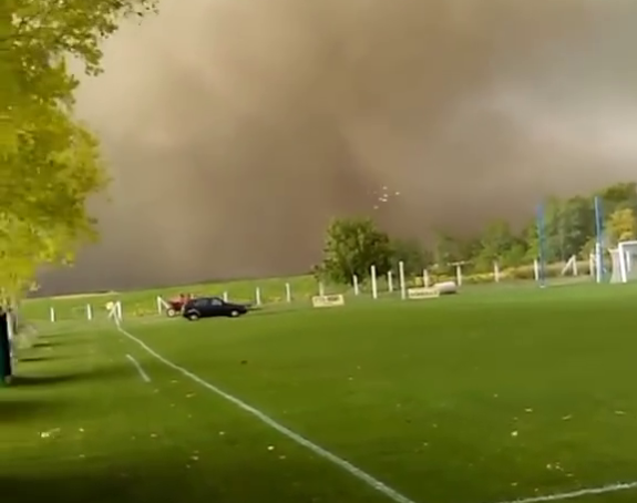Snažan tornado pogodio selo u blizini Rume (VIDEO)