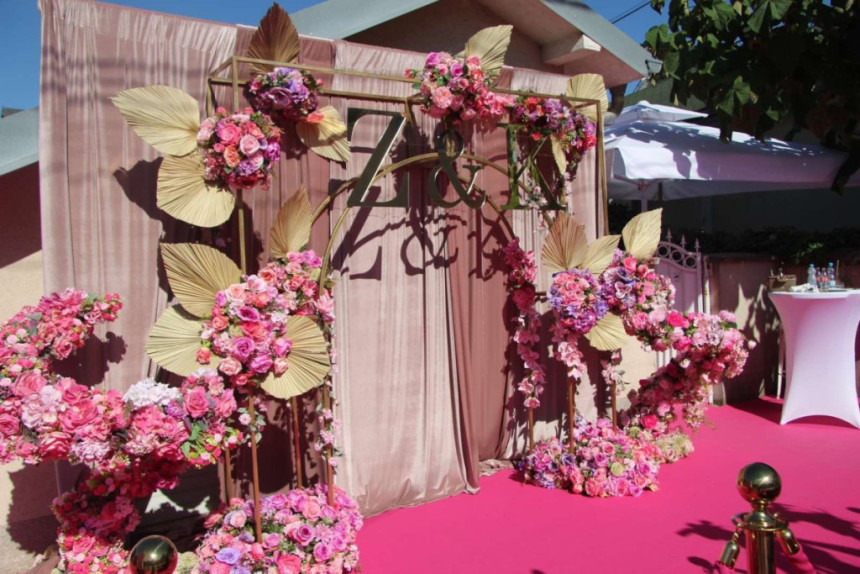 U Krnjači fešta, pristižu zvanice Zorice i Kemiša