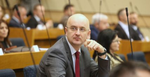 Mazalice, ko te nazvao da ekspresno odustaneš od zakona?
