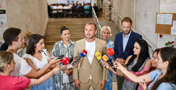Станивуковић: На снази је политички диктат и корупција
