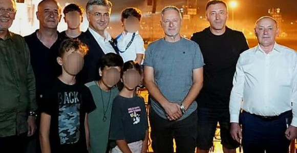 Пленковић са дјецом посјетио Томпсона уочи концерта