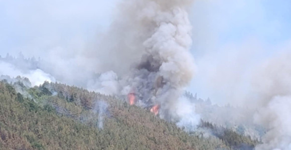 Пожар код Рогатице траје већ три дана, шири се према селима