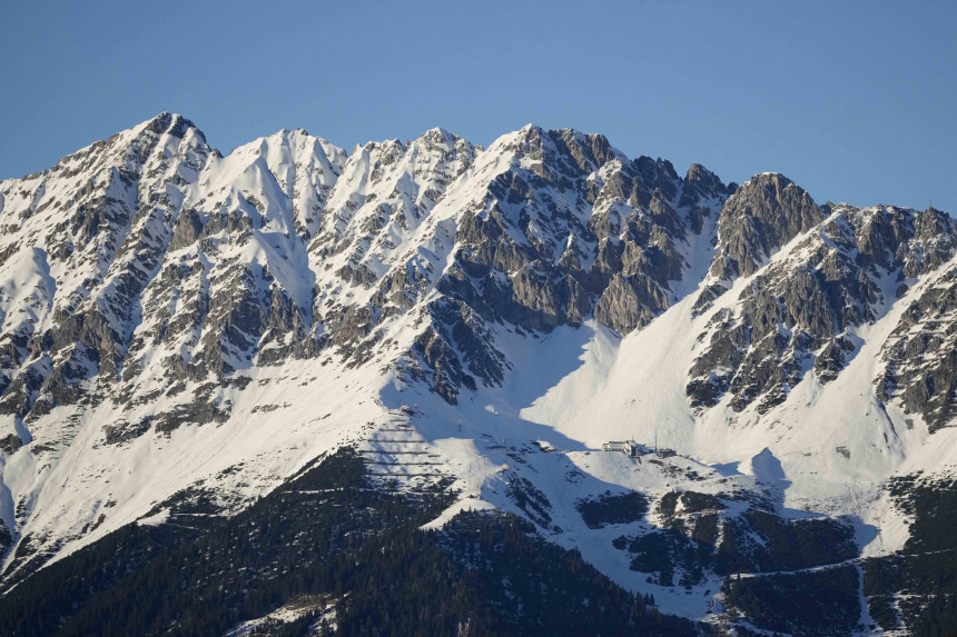Četiri osobe poginule u nesreći aviona u Alpima