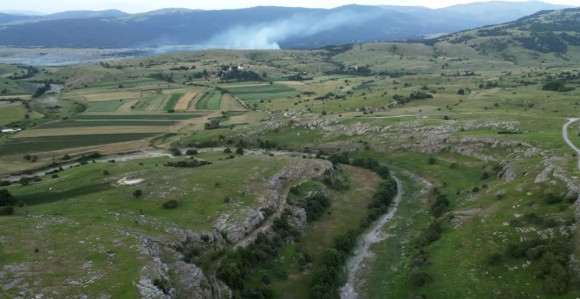 Oblačno uz sunčane periode, krajem dana moguća kiša