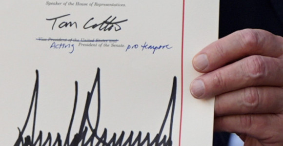 Tramp potpisao pisma o carinama za 12 zemalja