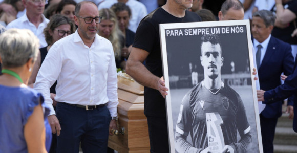 Porodica i saigrači se oprostili od Dioga Žote i Andrea