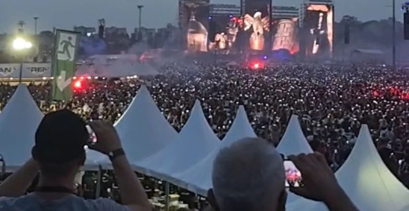 Koncert Tompsona u Zagrebu: Baklje, vatromet