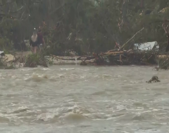 Teksas: Broj žrtava porastao na 51, traga se za nestalima