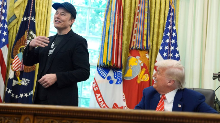 Трамп: Маскова идеја о трећој странци је смешна