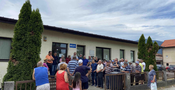 Građani izašli na proteste, nemaju gdje da se liječe (VIDEO)