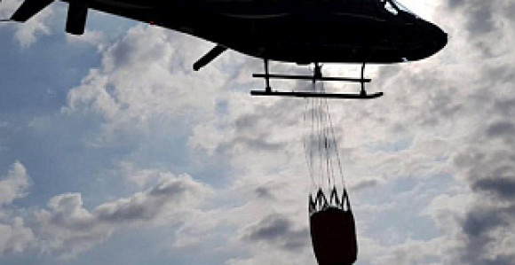 Helikopter MUP Srpske i dalje gasi požar kod Trebinja