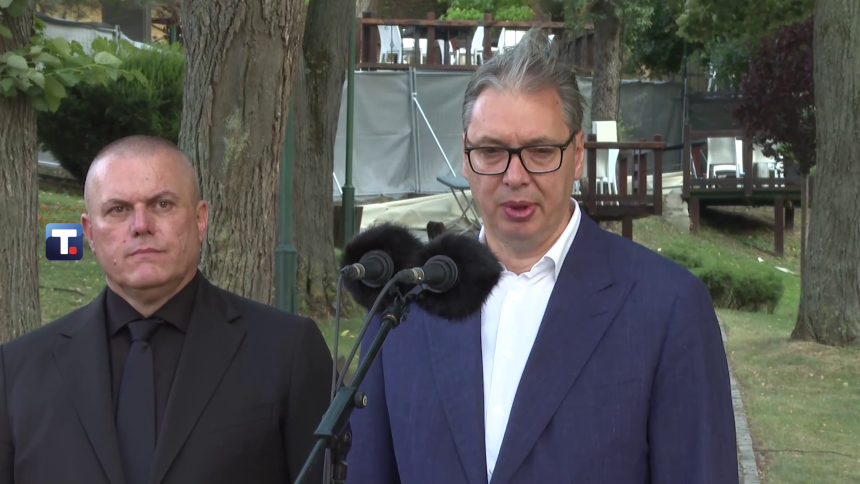 Vučić: Saučešće porodicama žrtava u Srebrenici