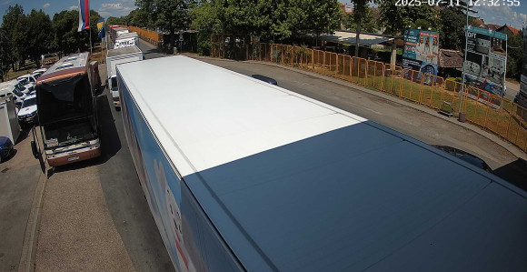 Potrebno strpljenje: Kolone na graničnom prelazu Gradina