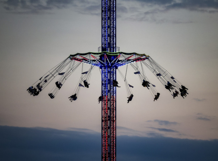 Na tehno žurci na otvorenom u Berlinu, ima povrijeđenih