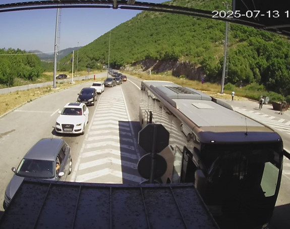 Kolone na nekoliko graničnih prelaza na izlazu iz BiH