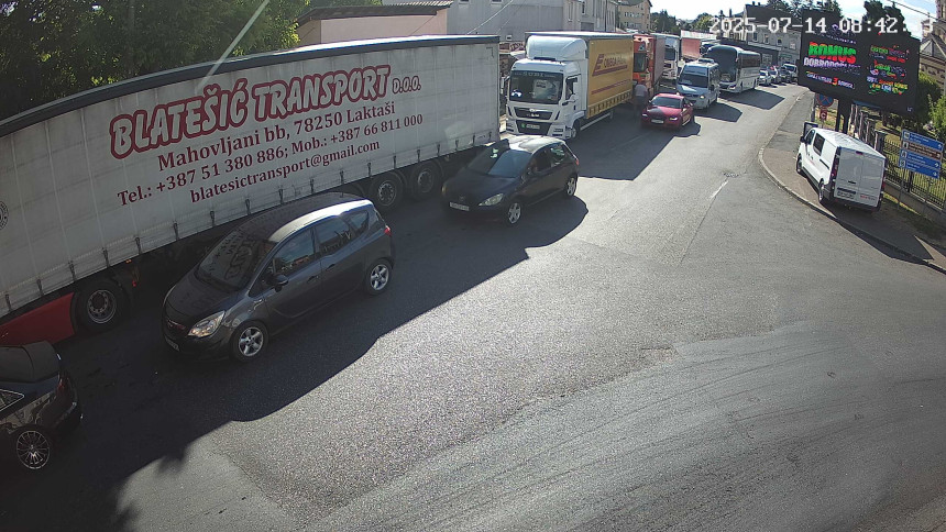 Strpljenja: Pojačan saobraćaj na dva granična prelaza