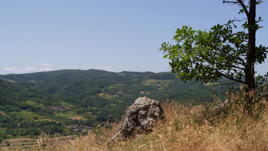 Tokom dana toplo, samo ponegdje moguća slaba kiša