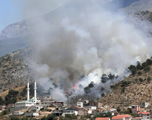 Mostar: Požar i dalje aktivan uprkos cjelonoćnom gašenju