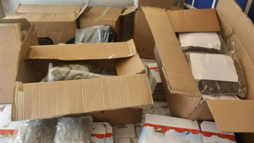 Камионом превозио дрогу, марихуану и кокаин