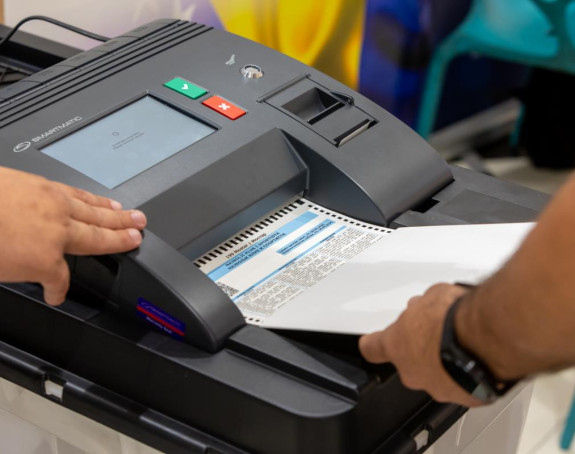 Zašto vladajući bježe od uvođenja skenera za izbore?!