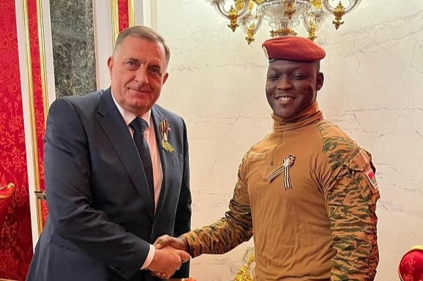 Dodikovi "politički prijatelji" ukidaju izborne komisije