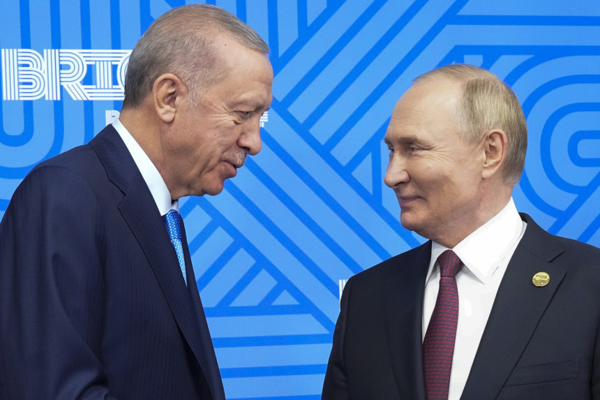 Erdogan i Putin telefonski razgovarali o Ukrajini i Siriji