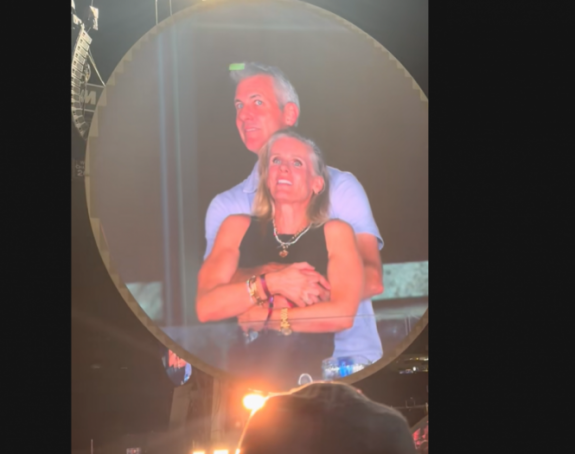 Огласила се жена која је љубавнике снимила на концерту