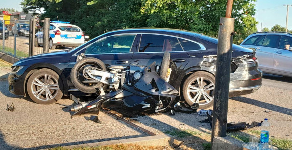 Motociklista teško povrijeđen u udesu u Bijeljini