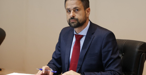 Nove kritike Srđanu Amidžiću zbog 'kumovske zgrade'