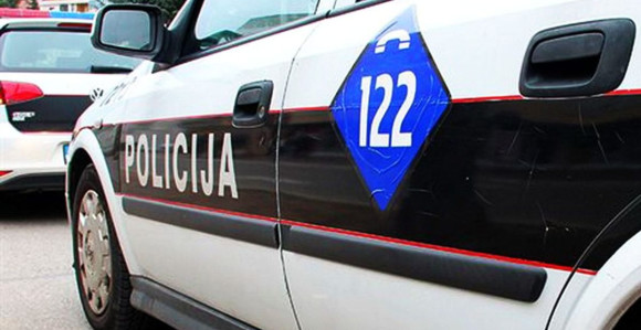 Automobil sletio s puta, poginule dvije osobe