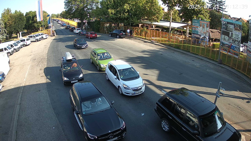 Čekanja na graničnim prelazima prema Hrvatskoj i CG