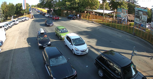 Čekanja na graničnim prelazima prema Hrvatskoj i CG