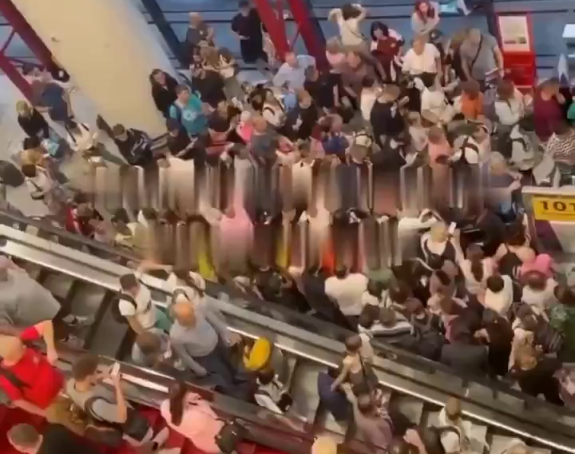 Kolaps u Rusiji: Dronovi se sručili na Moskvu (VIDEO)