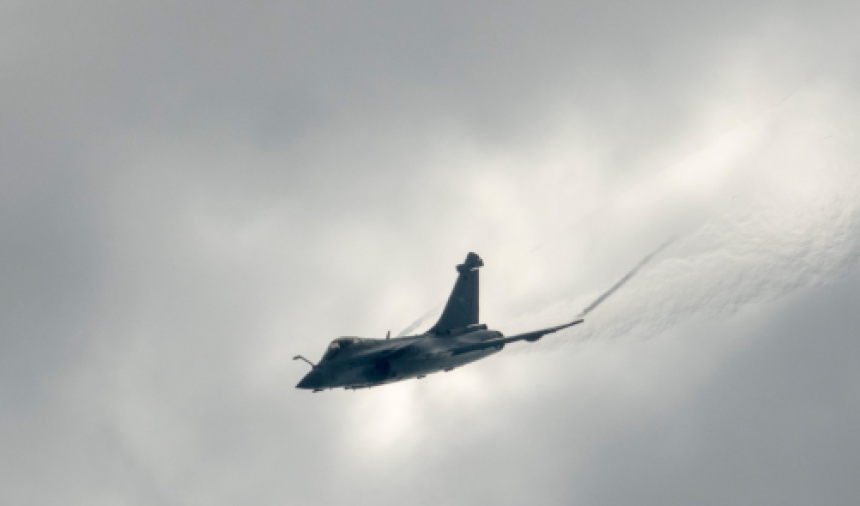 Авион пао на ауто-пут у Италији, има мртвих и повријеђених