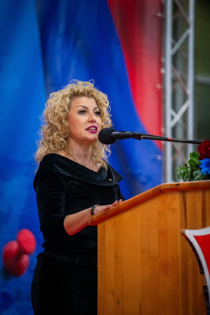 "Amidžiću, ne brukaj se! Izađi i reci da li si ti ministar ili je zamjenik ministra ministar?"