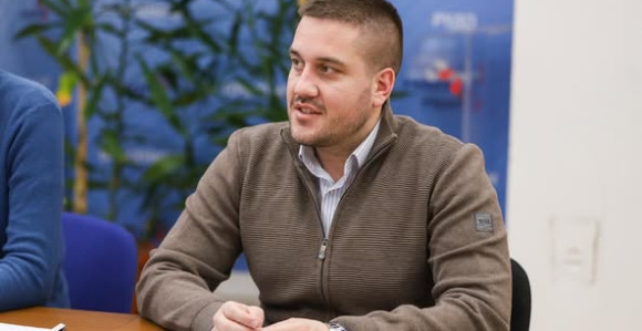 Sav patriotizam SNSD-a stao je u tri marke za borce